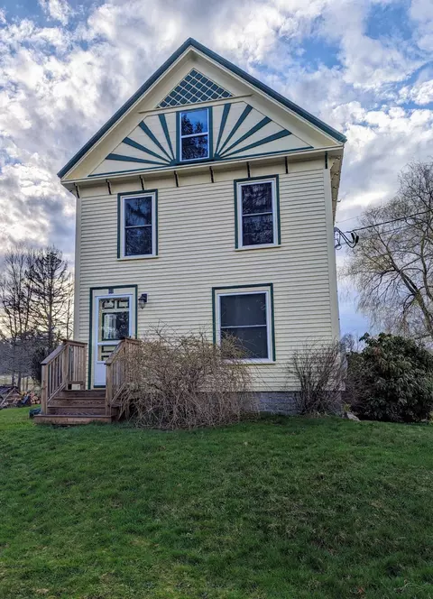49 Pine St, Waldoboro, ME 04572 photo 1