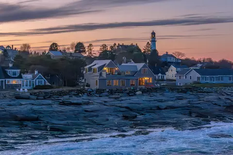 213 Two Lights Rd, Cape Elizabeth, ME 04107