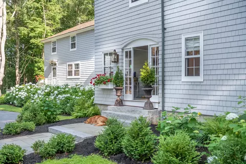 13 Foreside Rd, Falmouth, ME 04105