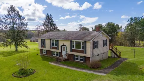 342 Four Rod Rd, Warren, ME 04864