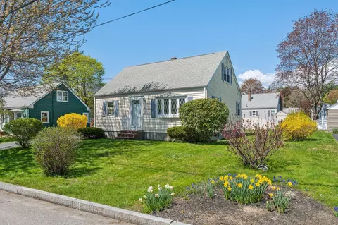 45 Hicks St, Portland, ME 04103