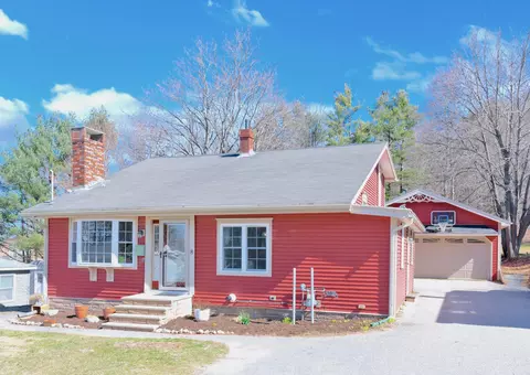8 Meader St, Lewiston, ME 04240