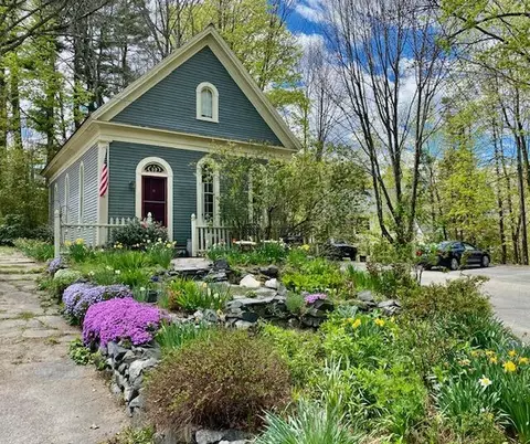 31 High Rd, Cornish, ME 04020