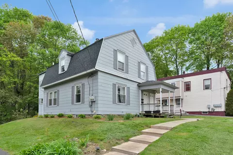 46 Pleasant St, Lewiston, ME 04240