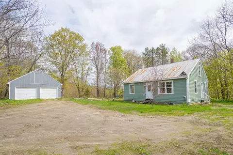 1083 Fairbanks Rd, Farmington, ME 04938