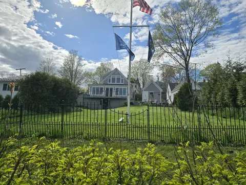 21 Middle St, Wiscasset, ME 04578