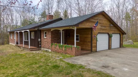 10 Kenmore Dr, Warren, ME 04864