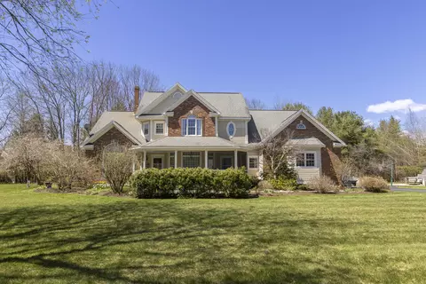 5 Webster Rd, Freeport, ME 04032