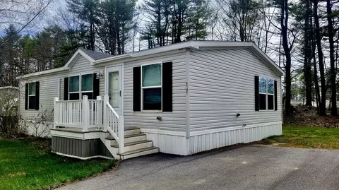 17 Donna Dr, Lisbon, ME 04250