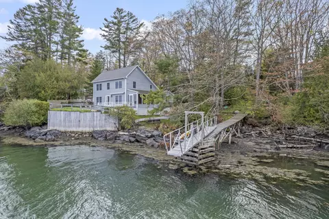 27 S Dyers Cove Rd, Harpswell, ME 04079