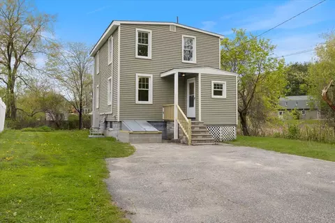 89 Rowe Ave, Portland, ME 04103