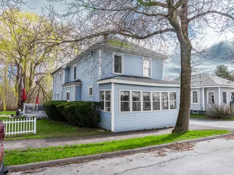 33 Vine St, Bangor, ME 04401
