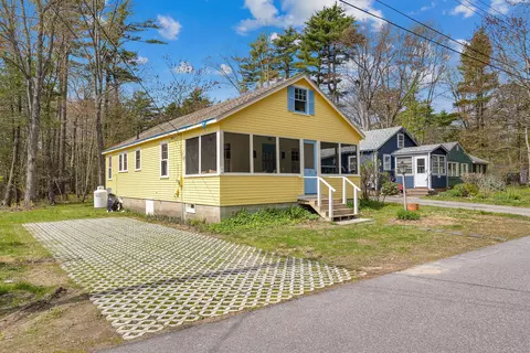 15 W Tioga Ave, Old Orchard Beach, ME 04064
