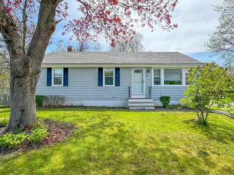 34 Greenwood Ln, Portland, ME 04103