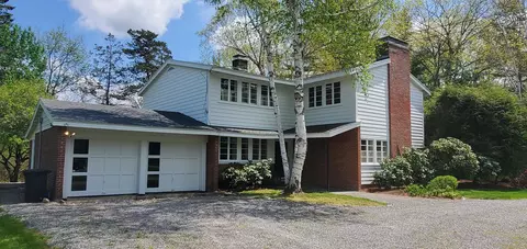 77 Meadowbrook Rd, Bangor, ME 04401