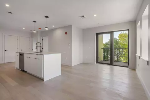 75 Chestnut St #501, Portland, ME 04101