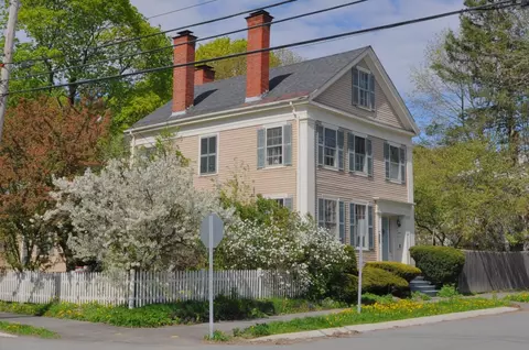 54 Penobscot St, Bangor, ME 04401