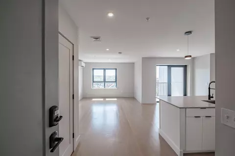 75 Chestnut St #605, Portland, ME 04101