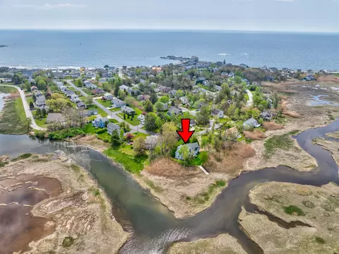 20 Surf Ln, Kennebunk, ME 04043