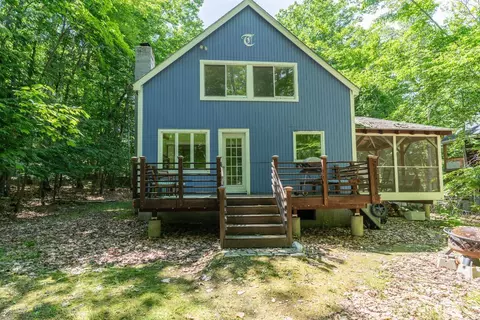 55 Harbor Rd, Frye Island, ME 04071