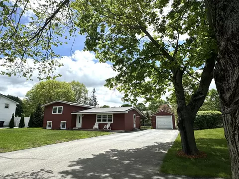 258 Howard St, Bangor, ME 04401