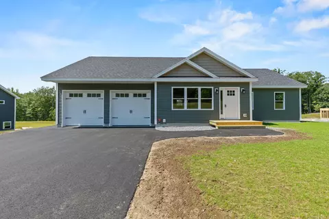 19 Hillside Dr, Raymond, ME 04071