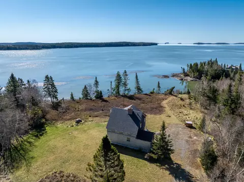 213 Jordan Beach Rd, Milbridge, ME 04658