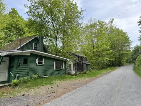 27 Orchard St, Augusta, ME 04330