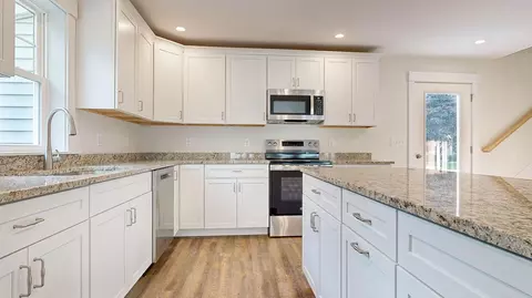 9 Apex Dr #3, Westbrook, ME 04092