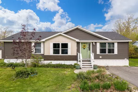 32 Sandalwood Cir, Kittery, ME 03904