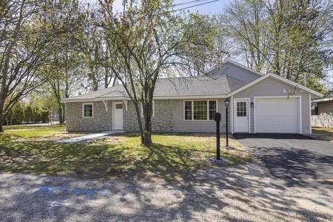 6 Michaud Ave, Old Orchard Beach, ME 04064