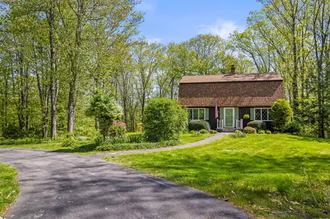 16 Groundnut Hill Rd, York, ME 03902