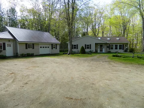 56-57 Oak Dr, Northport, ME 04849