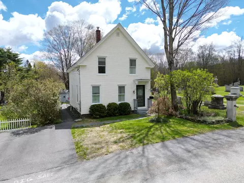 44 Danforth St, Gardiner, ME 04345