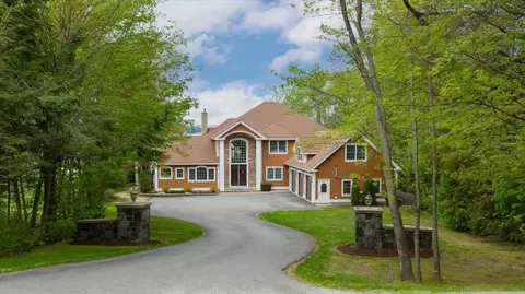 298 Memorial Dr, Winthrop, ME 04364