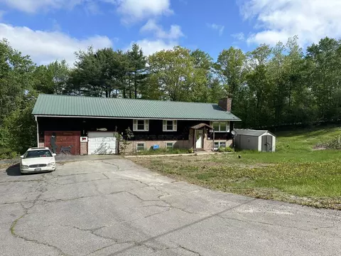 79 Dr Mann Rd, Chelsea, ME 04330