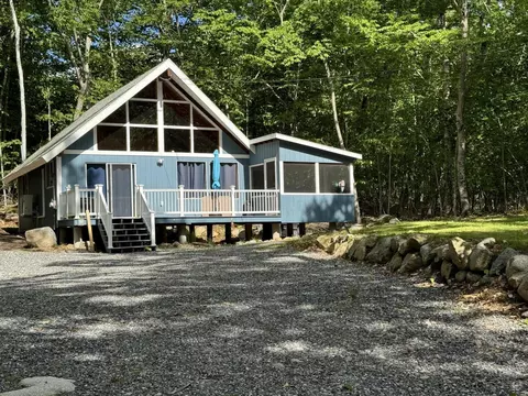 14 Blueberry Ln, Frye Island, ME 04071
