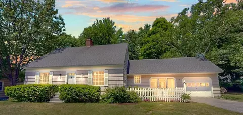 211 Lake St, Auburn, ME 04210