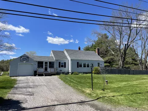 11 Washburn Dr, Gorham, ME 04038
