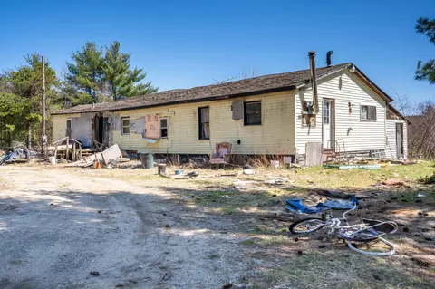 25 Kiley Ave, Oxford, ME 04270
