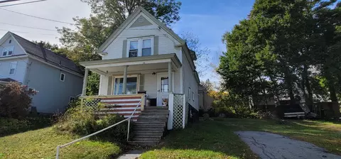 517 Hancock St, Rumford, ME 04276