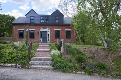 117 Chestnut St, Camden, ME 04843