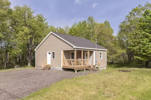 693 Pond Rd, Wales, ME 04280