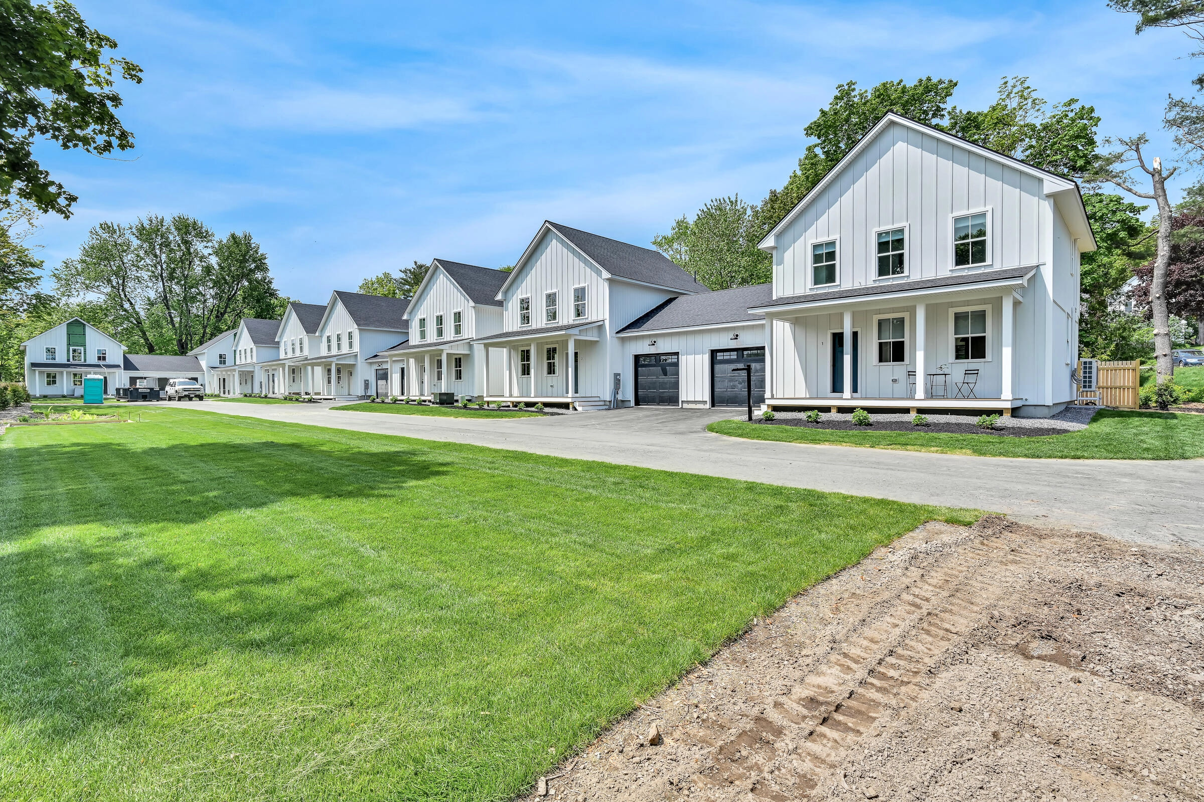 8 Magnolia Ln  