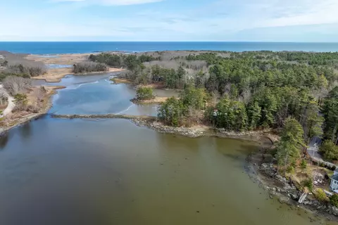 26 Goodwin Rd, Kittery Point, ME 03905