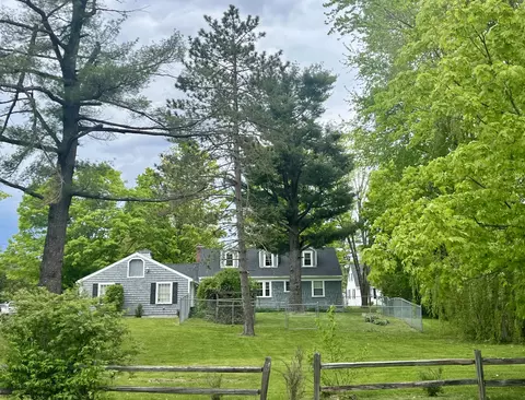 34 Mayflower Rd, Augusta, ME 04330