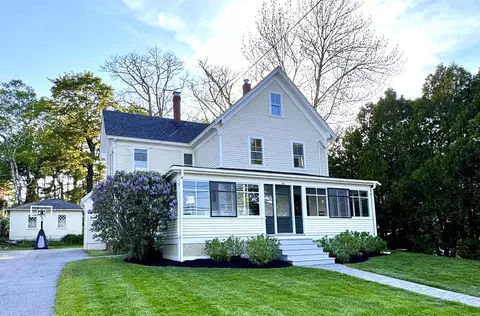 85 Bay View St, Camden, ME 04843