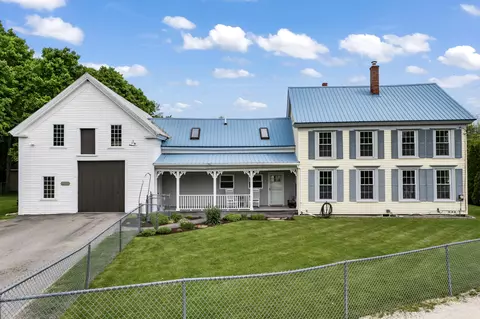 7 John St, Lyman, ME 04002