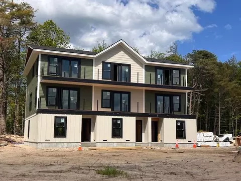 29 Salt Point Dr #16, Old Orchard Beach, ME 04064