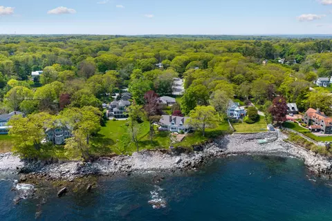 884 Shore Rd, Cape Elizabeth, ME 04107